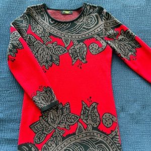 Super soft top quality wool floral sweater, size M